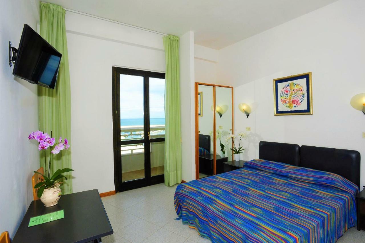 Hotel Borgo Marina Rodi Garganico Exterior photo